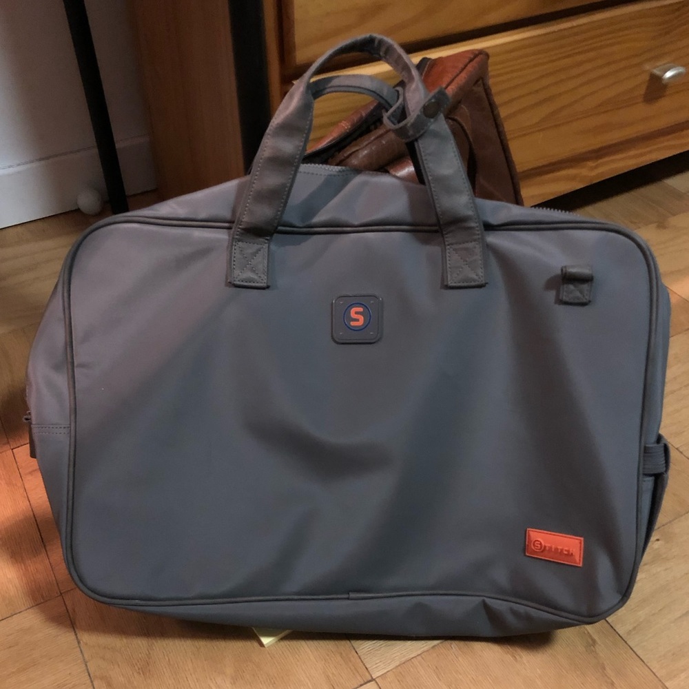 Stitch messenger garmet bag